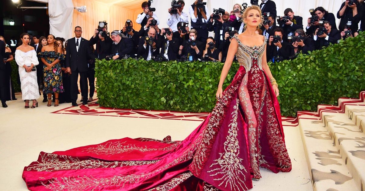 15 нереальных нарядов знаменитостей с Met Gala 2018, глядя на которые понимаешь, что мода еще способна удивлять 15 нереальных нарядов знаменитостей с Met Gala 2018, глядя на которые понимаешь, что мода еще способна удивлять