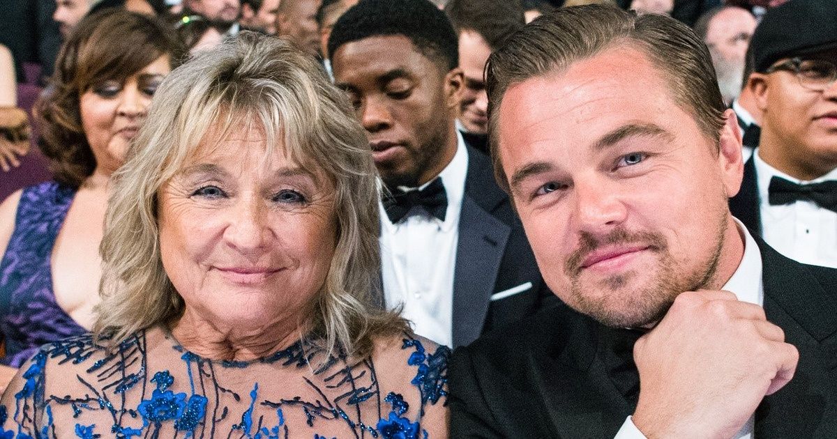 6 звезд, которые до сих пор живут с родителями и не спешат разъезжаться