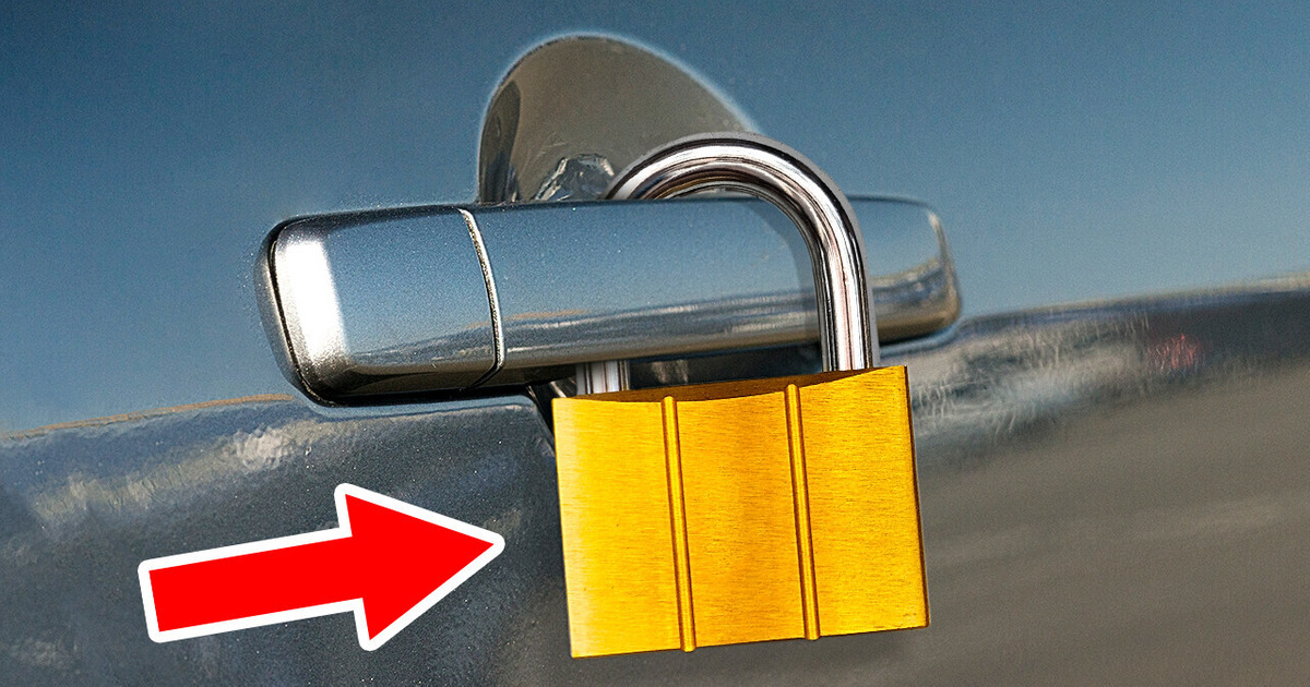 Если увидите замок на дверной ручке вашей машины, звоните в полицию!