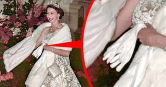 Как одевалась Елизавета II до того, как стала носить один универсальный фасон