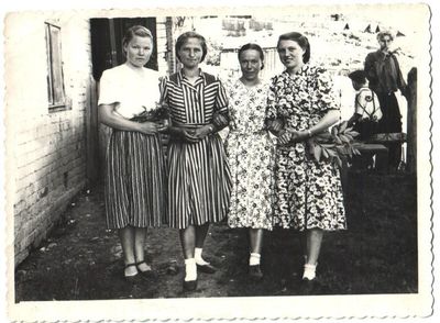 Бабушки В Платье Фото