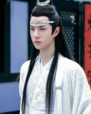 Комментарий с изображением на AdMe.Media