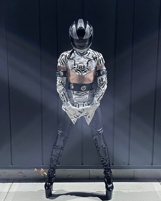 Комментарий с изображением на AdMe.Media