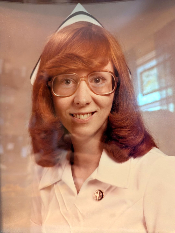 17 ностальгических фотографий мам, перед обаянием которых не всякий сможет устоять