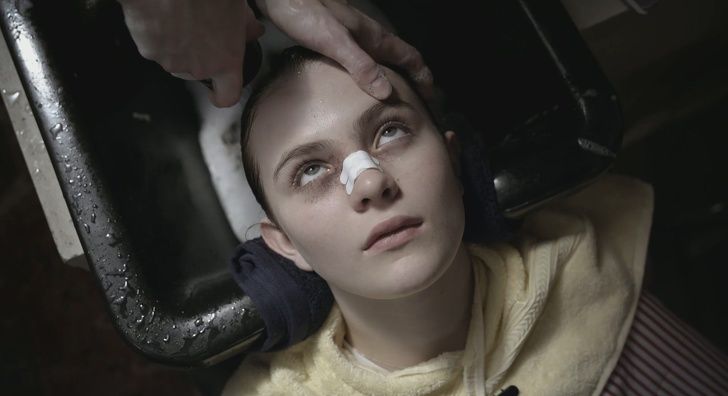 11 свежих сериалов, которые легко проглотить за один присест