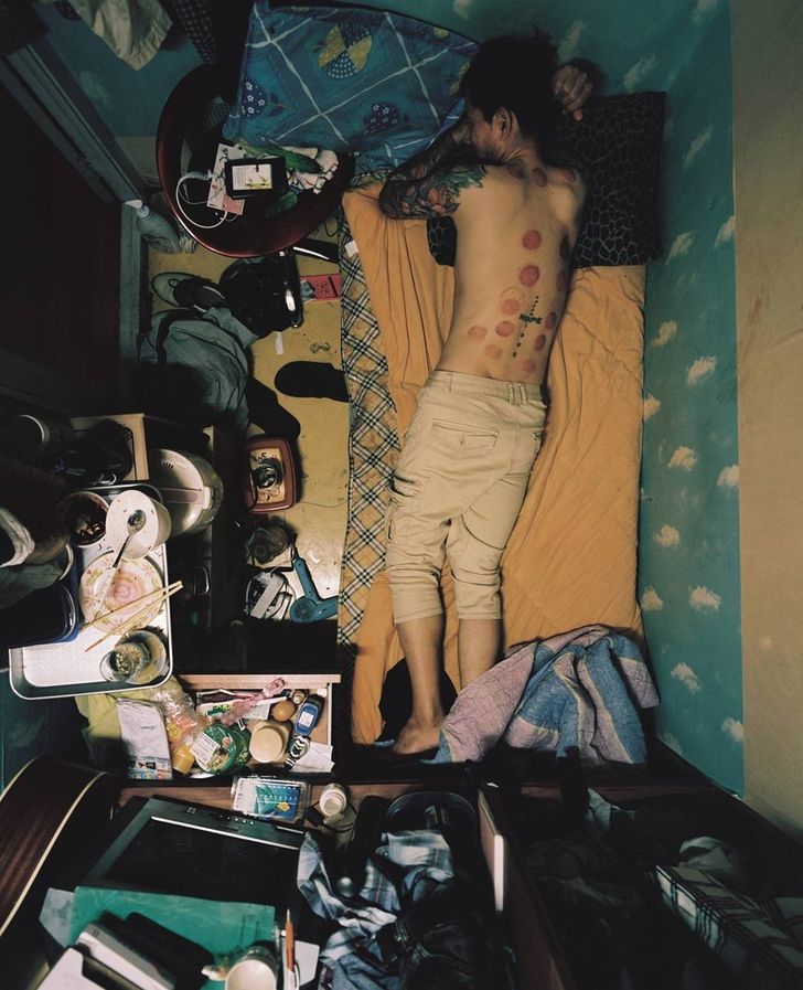 Фотограф показывает суровую реальность жизни в комнатах площадью 4 м² в Южной Корее