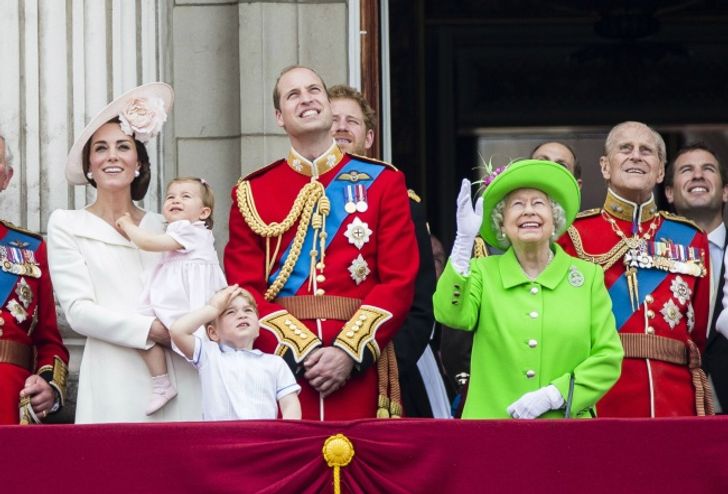 8 законов, которые британская королева может нарушать