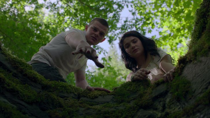 11 свежих сериалов, которые легко проглотить за один присест