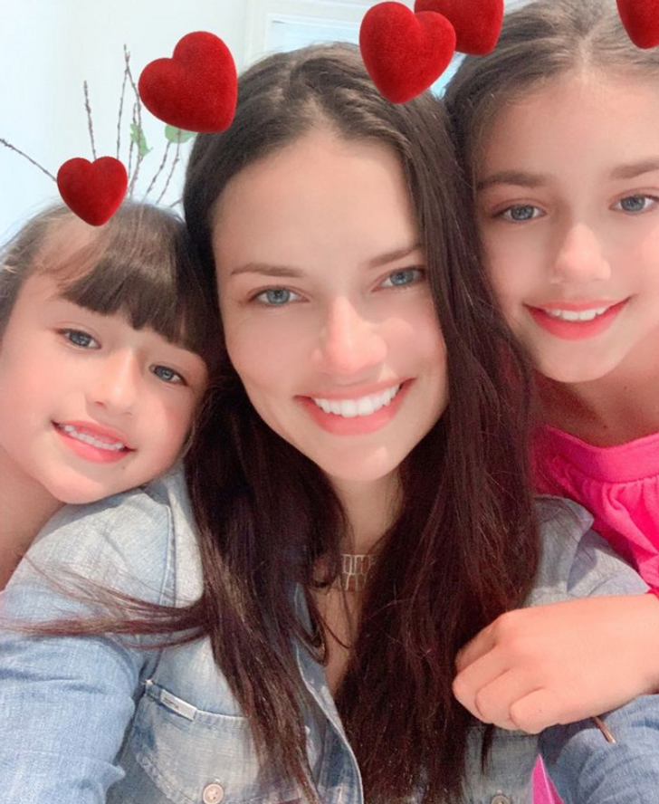 Adriana Lima and her daughters Valentina and Sienna take a selfie.
