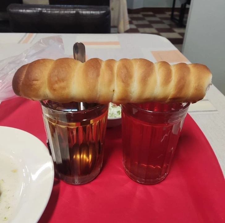 Такое бывает только в столовой: 10+ забавных историй